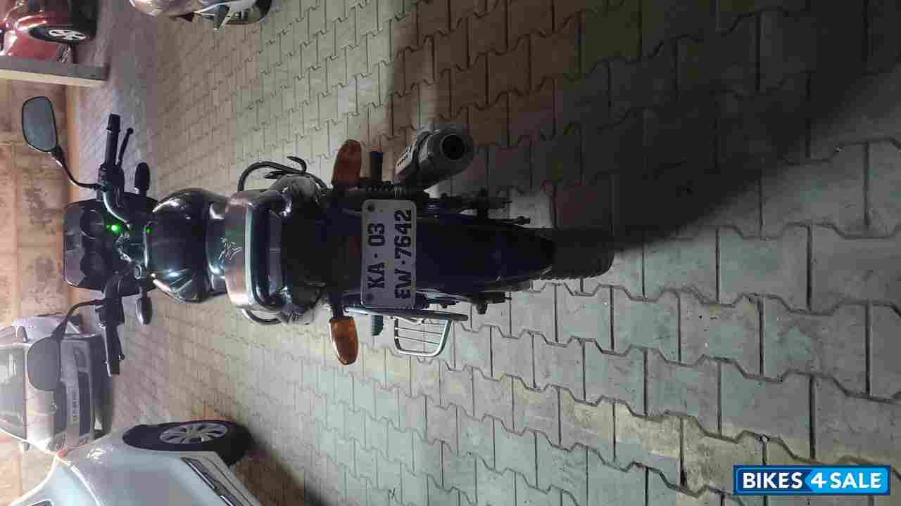 Black Bajaj Pulsar 150 Black Bajaj Pulsar 150