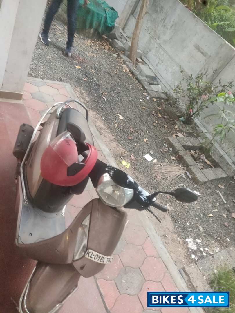 Honda Activa i