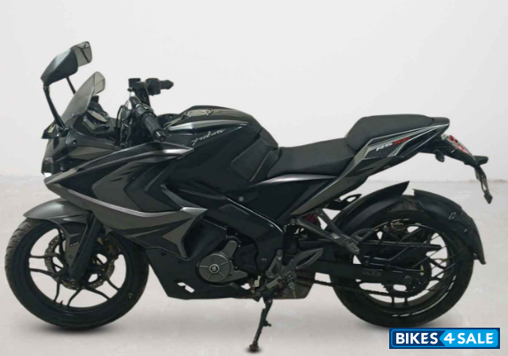 Bajaj Pulsar RS 200