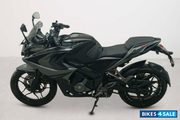 Bajaj Pulsar RS 200