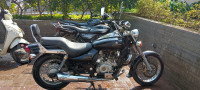 Black Bajaj Avenger Cruise 220