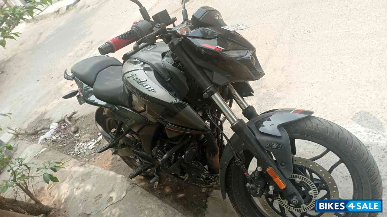 Bajaj Pulsar N160 Dual Channel ABS
