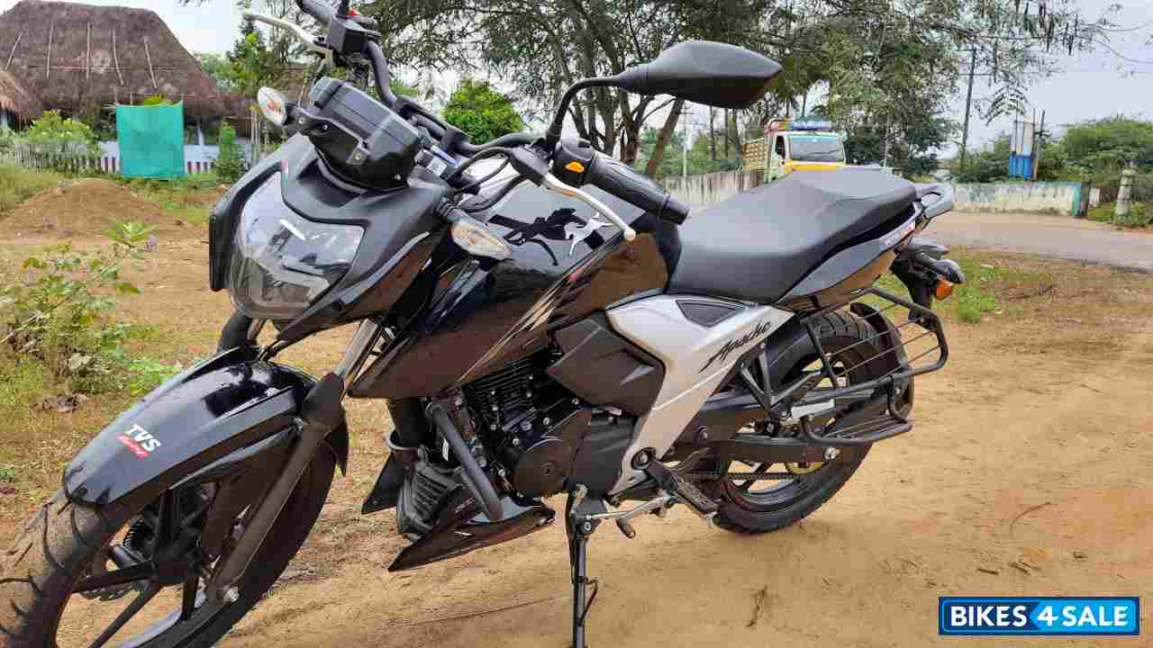 TVS Apache RTR 160 4V BS6