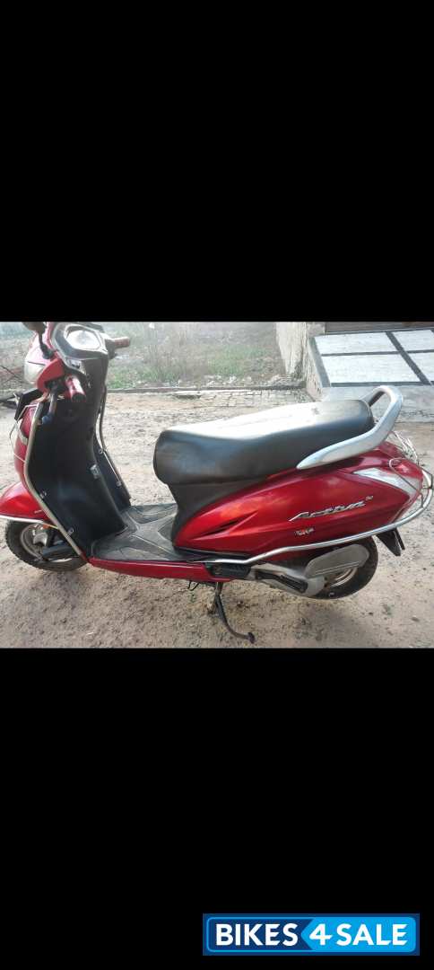 Red Honda Activa