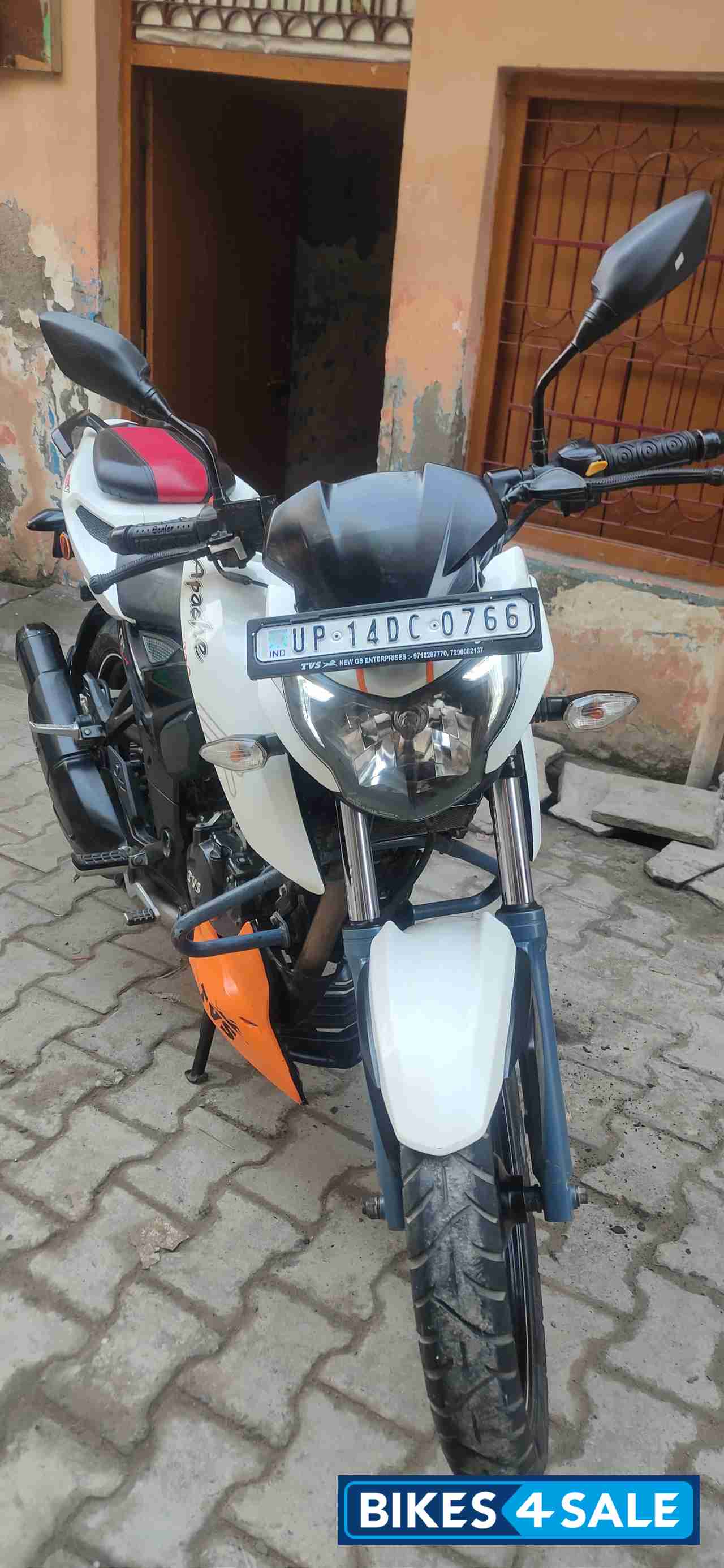 TVS Apache RTR 200 4V