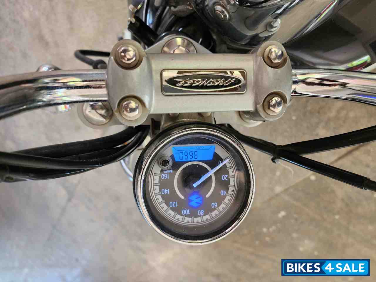 Bajaj Avenger Cruise 220