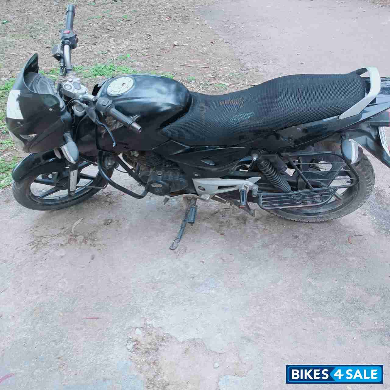 Black Bajaj Pulsar 150 DTSi