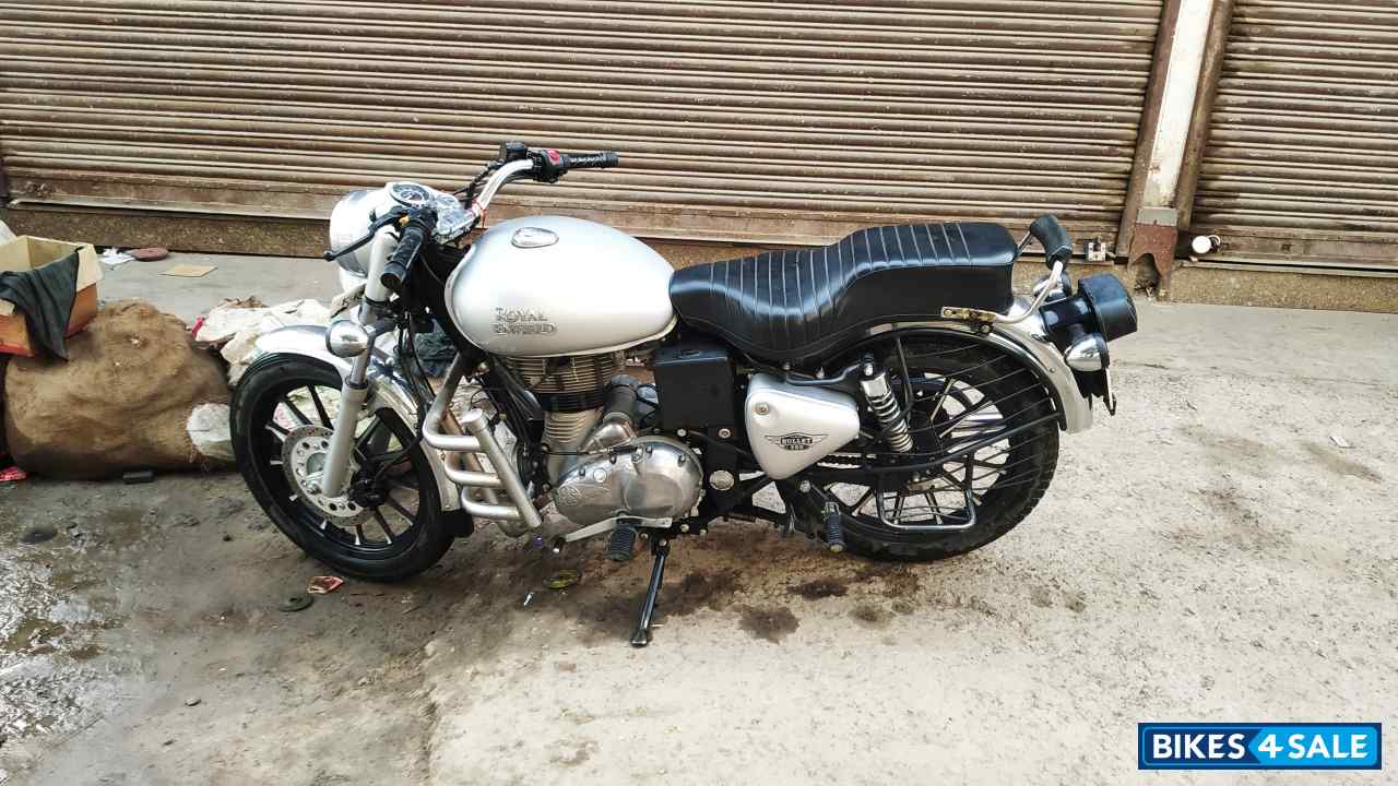 Silver Royal Enfield Bullet Electra Twinspark