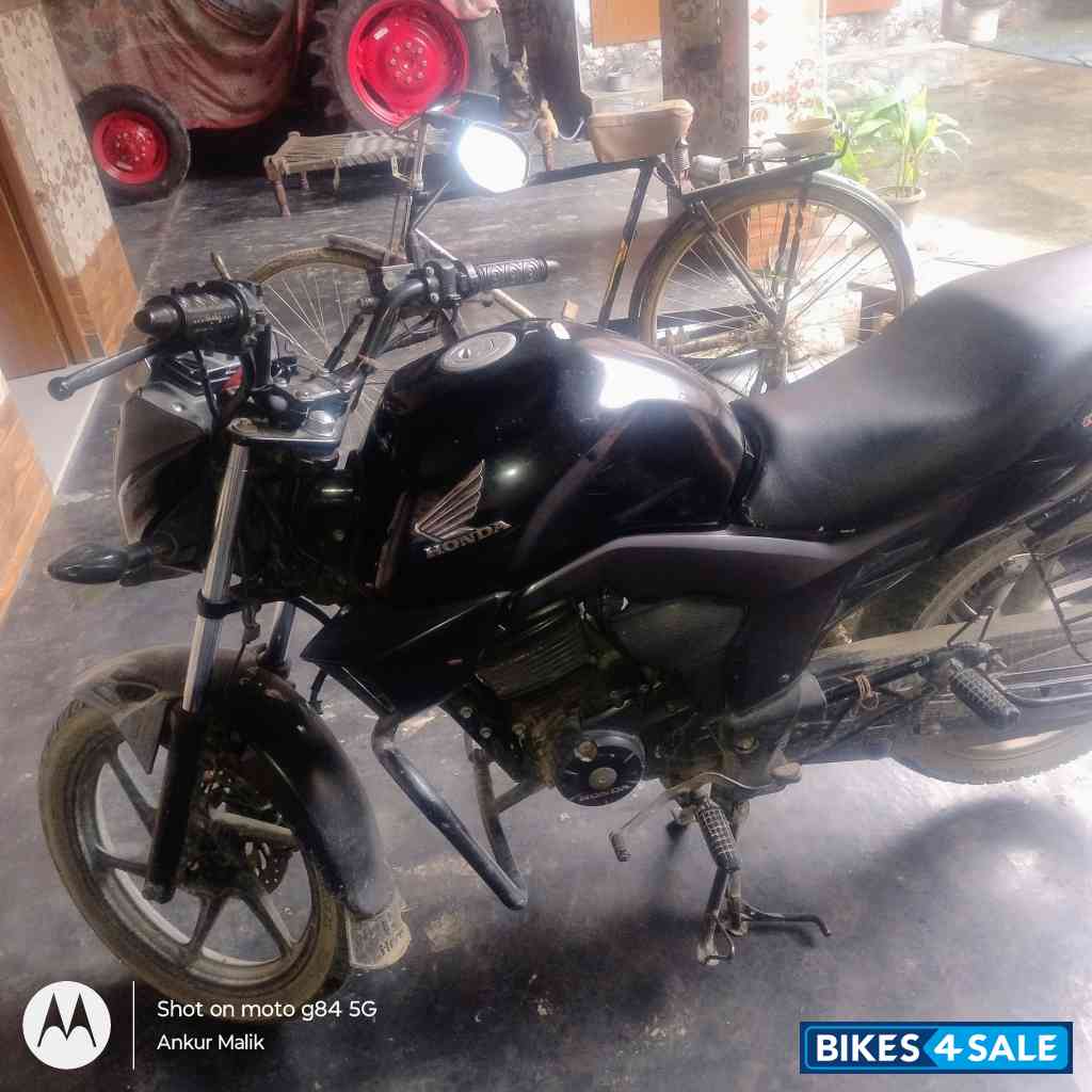 Black Honda CB Trigger Black Honda CB Trigger
