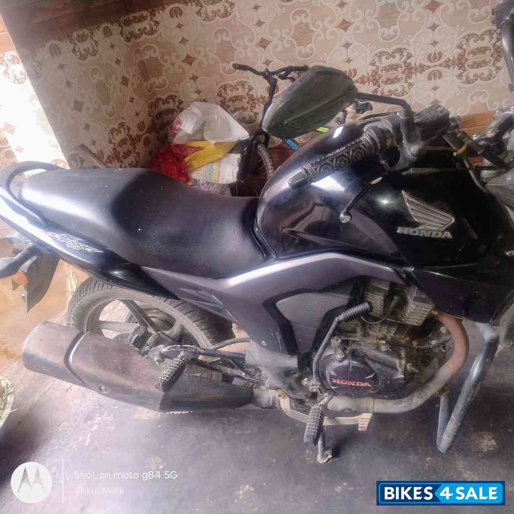 Black Honda CB Trigger Black Honda CB Trigger