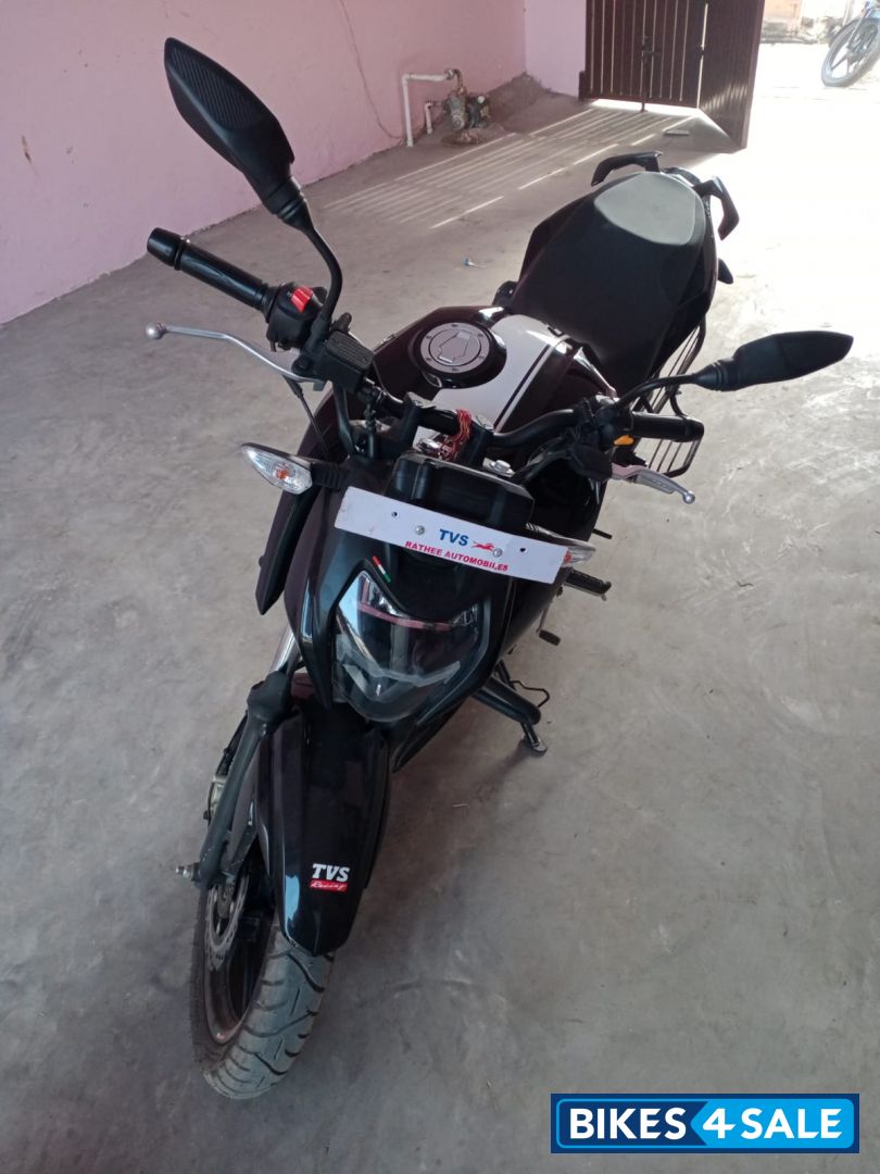 TVS Apache RTR 160 4V BS6