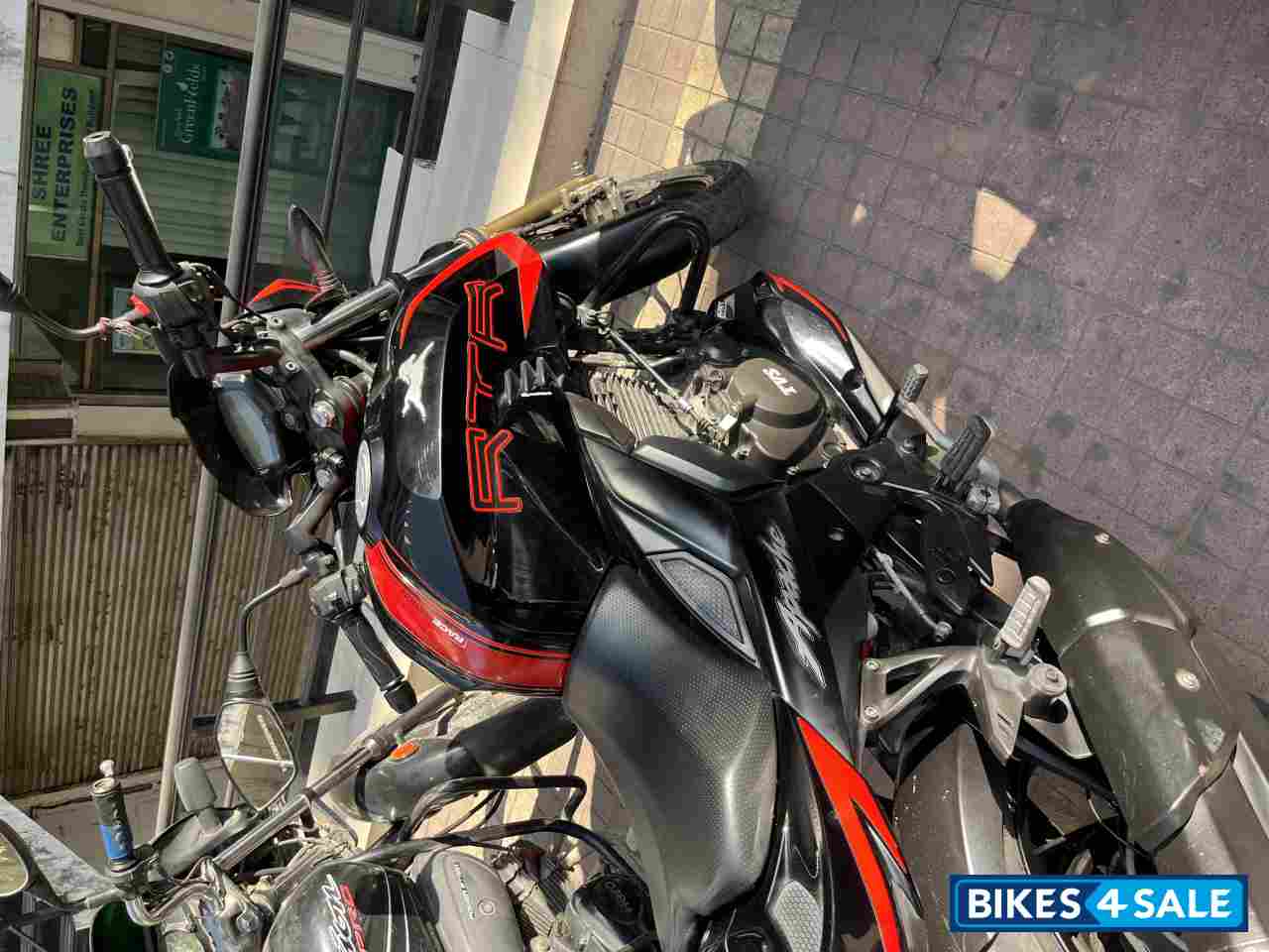 TVS Apache RTR 200 4V