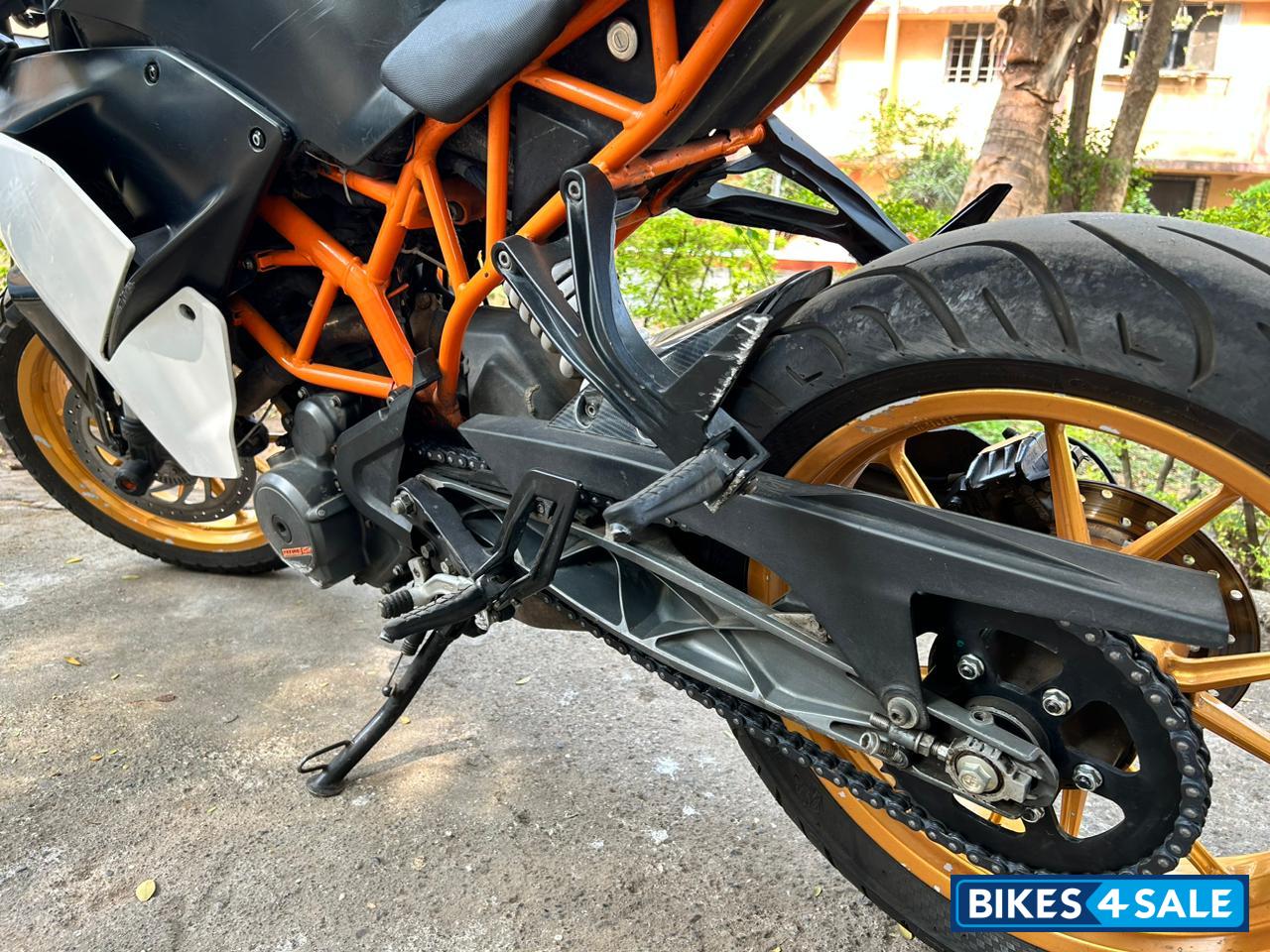 White KTM RC 390 White KTM RC 390