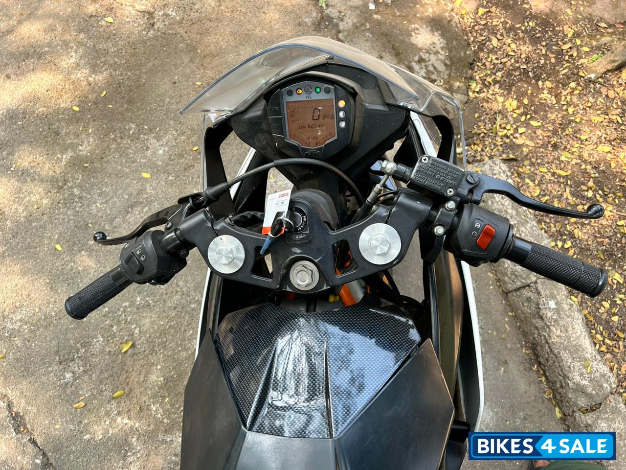 White KTM RC 390 White KTM RC 390