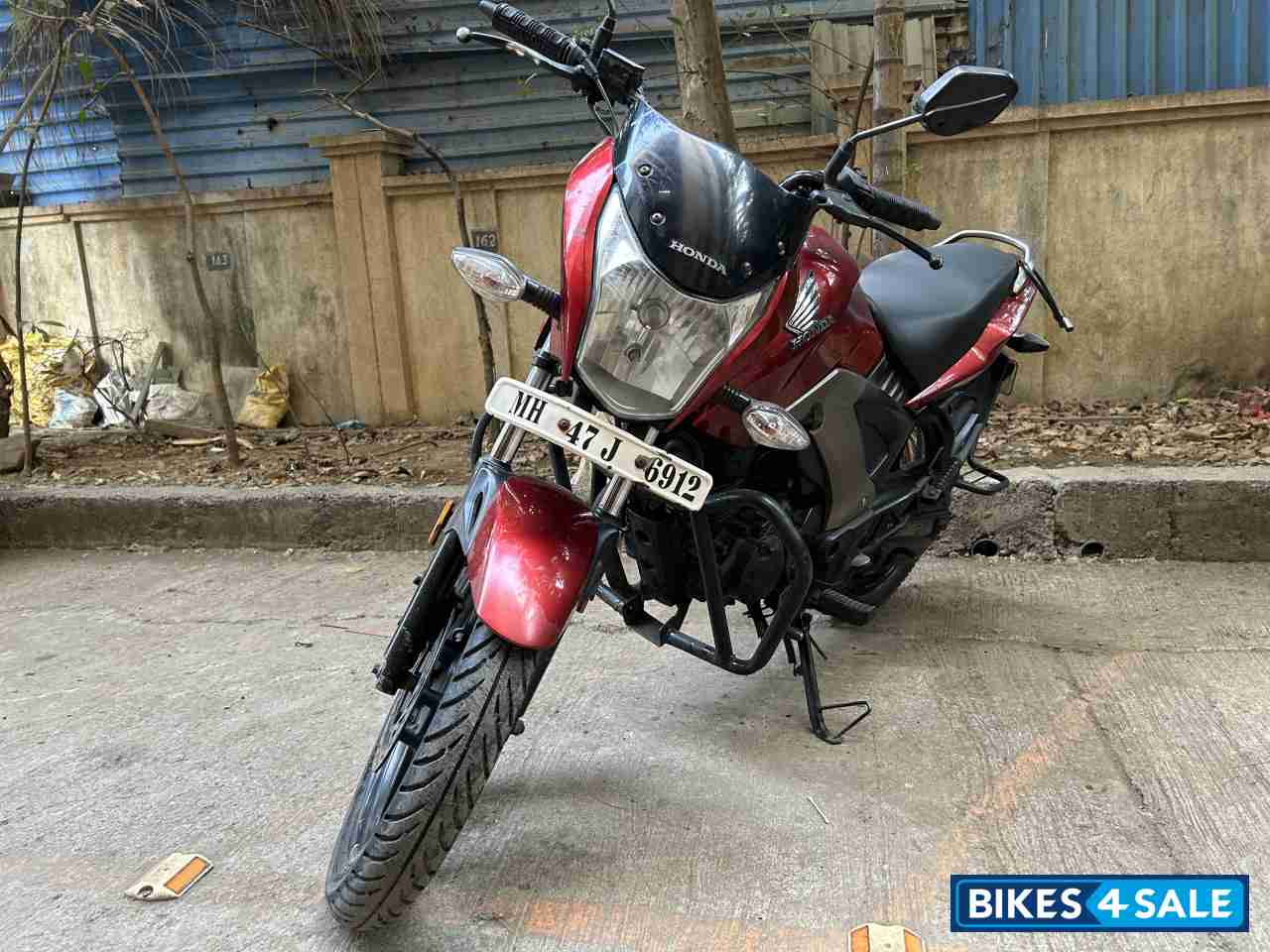 Red Honda CB Unicorn 160