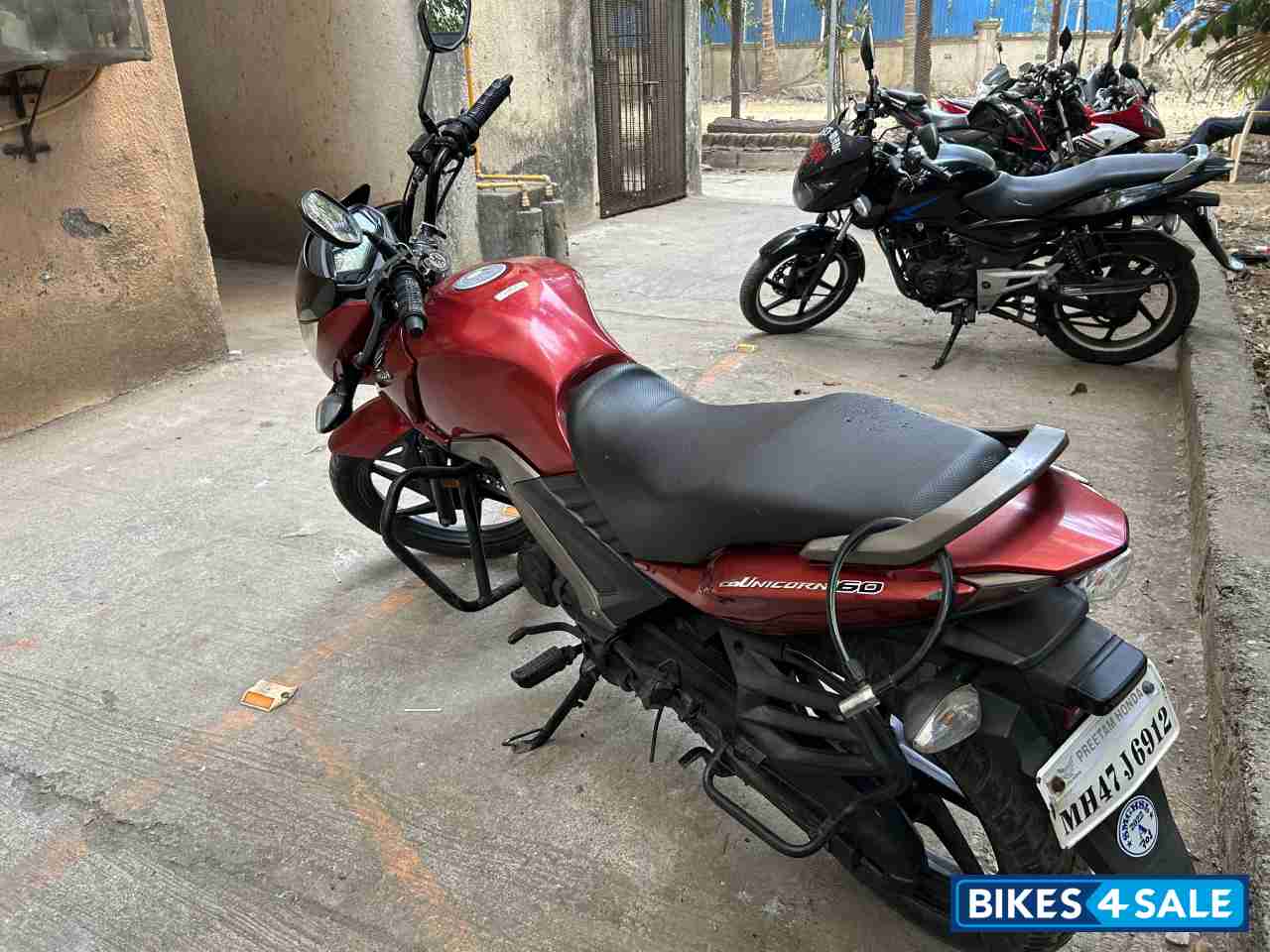 Red Honda CB Unicorn 160