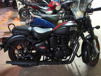 Royal Enfield Classic Stealth Black