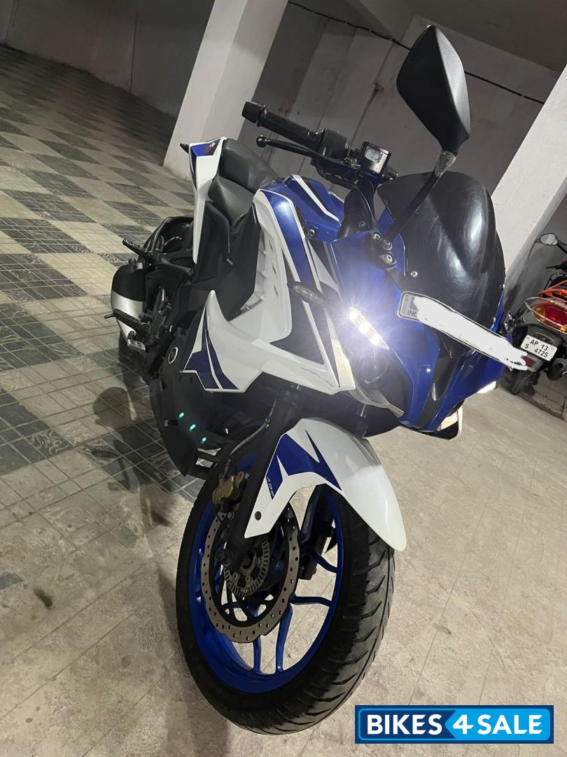 Bajaj Pulsar RS 200