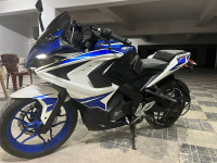 Bajaj Pulsar RS 200