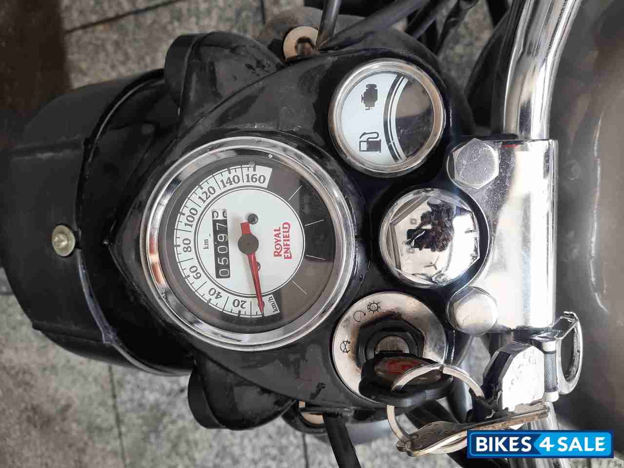 Silver Royal Enfield Classic 350 BS VI