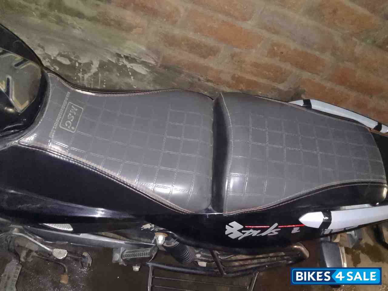 Bajaj Pulsar 125 Neon BS6