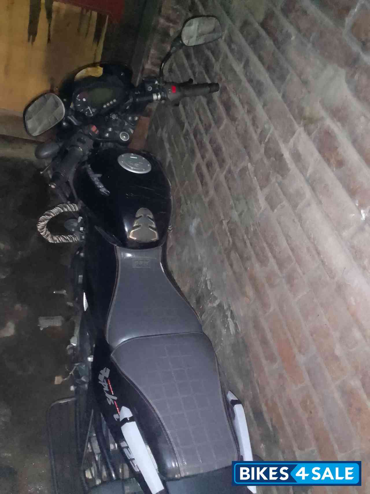 Bajaj Pulsar 125 Neon BS6