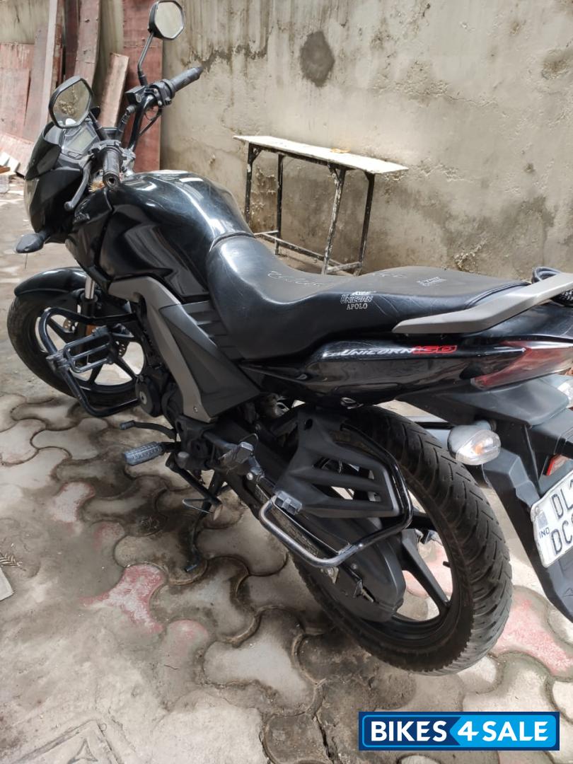 Black Honda CB Unicorn 160