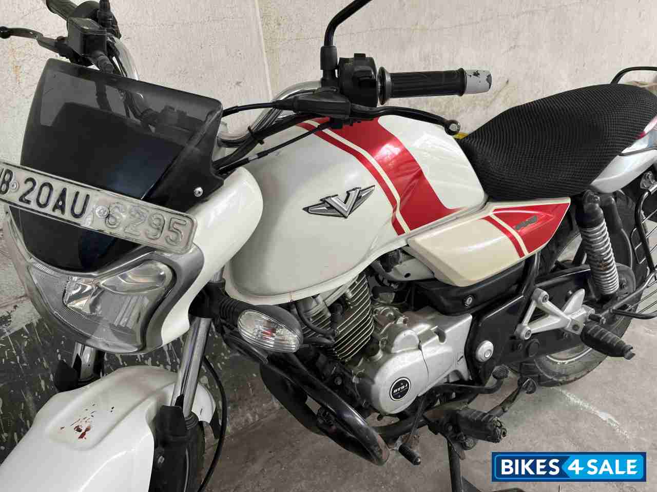 Pearl White Bajaj V15