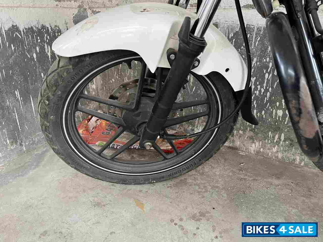 Pearl White Bajaj V15