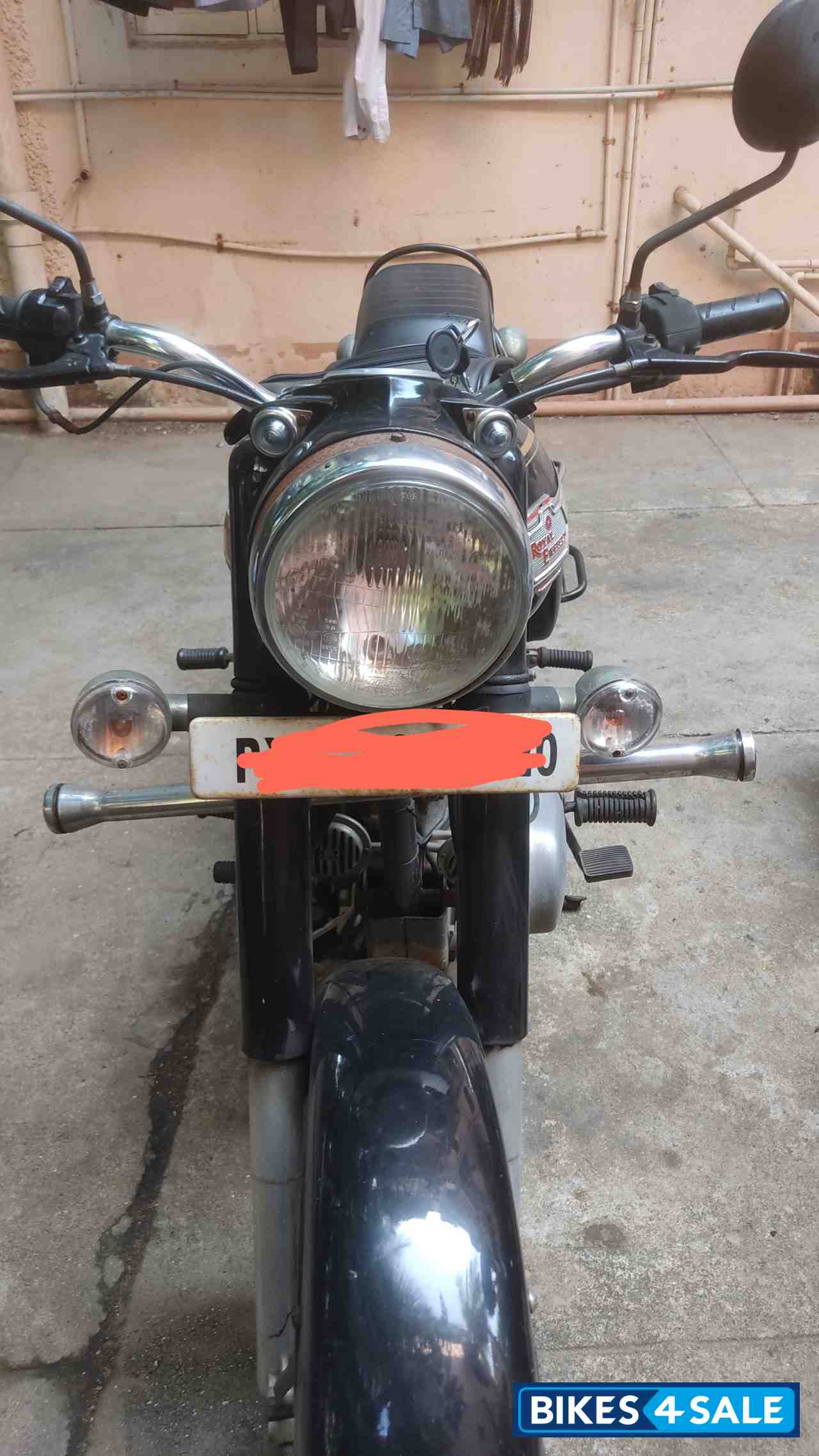 Black Royal Enfield Vintage Bullet