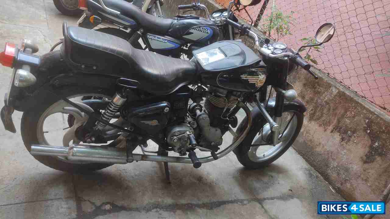 Black Royal Enfield Vintage Bullet