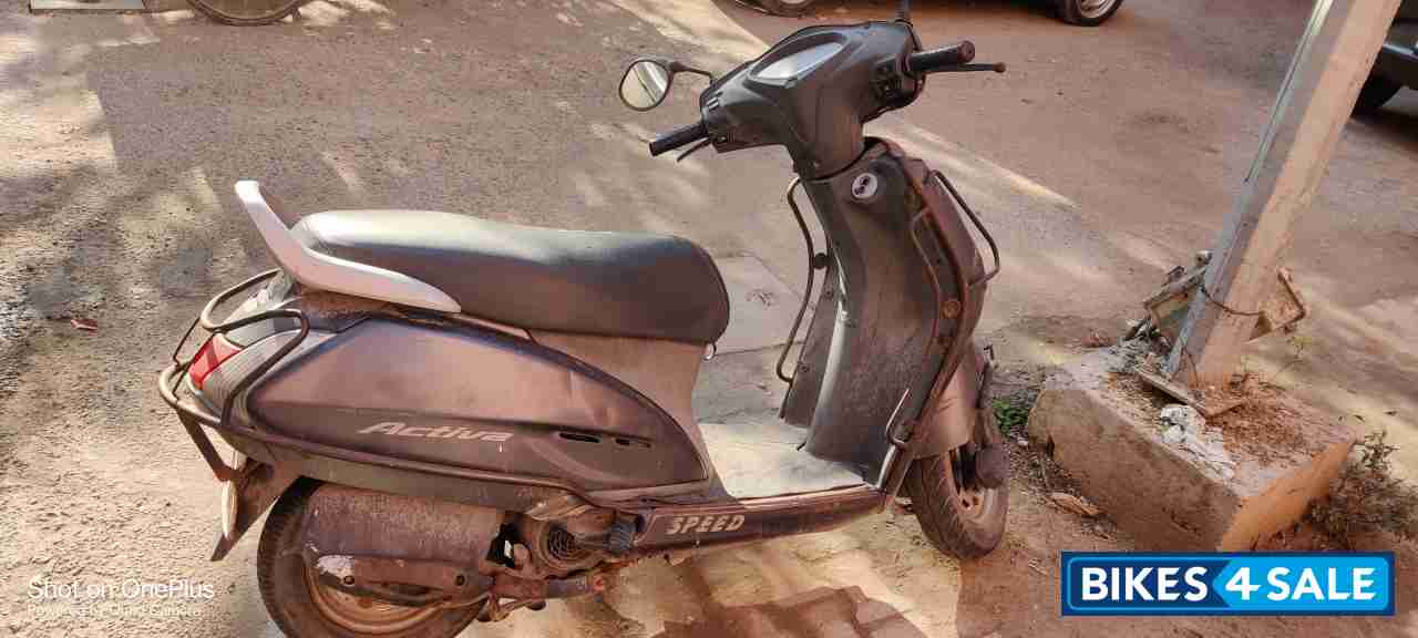 Gray Honda Activa Premium Edition Deluxe