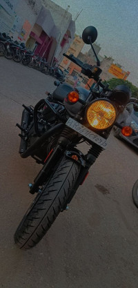 Royal Enfield Hunter 350 Metro