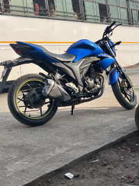 Blue Suzuki Gixxer SF