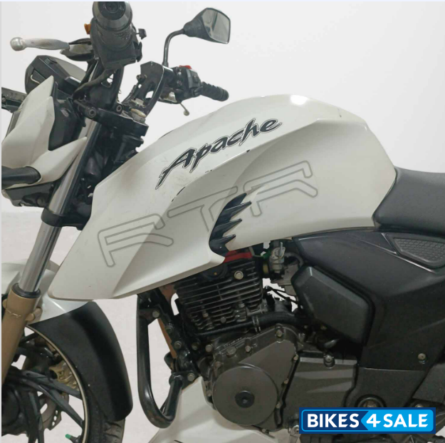TVS Apache RTR 200 4V
