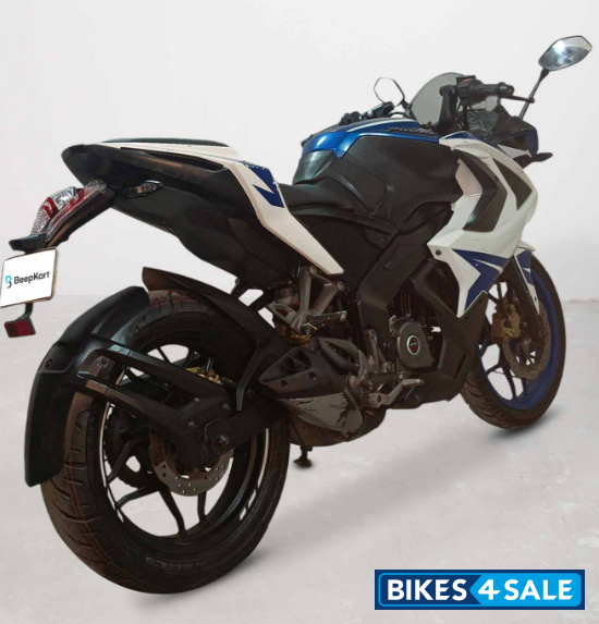 Bajaj Pulsar RS 200