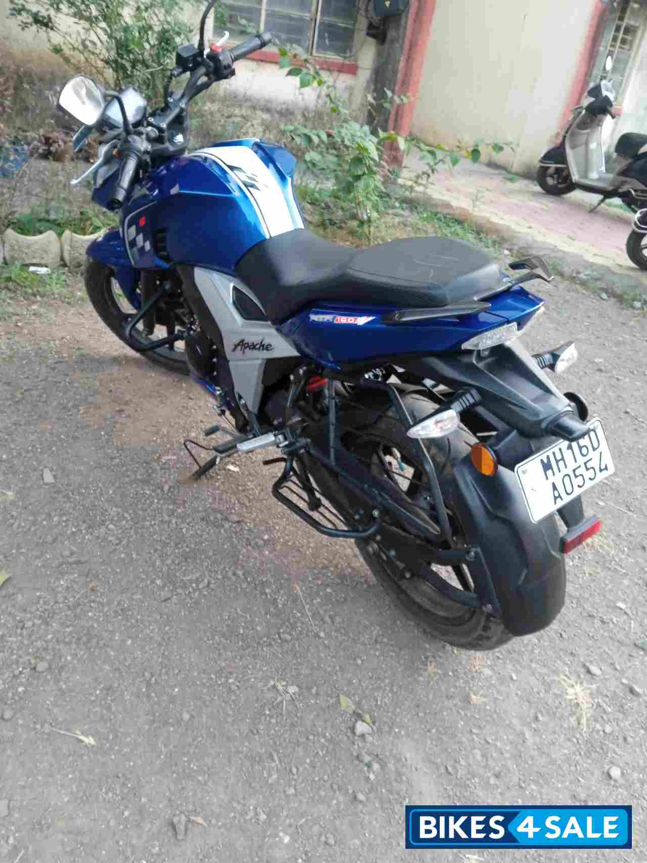 Blue TVS Apache RTR 160 4V BS6