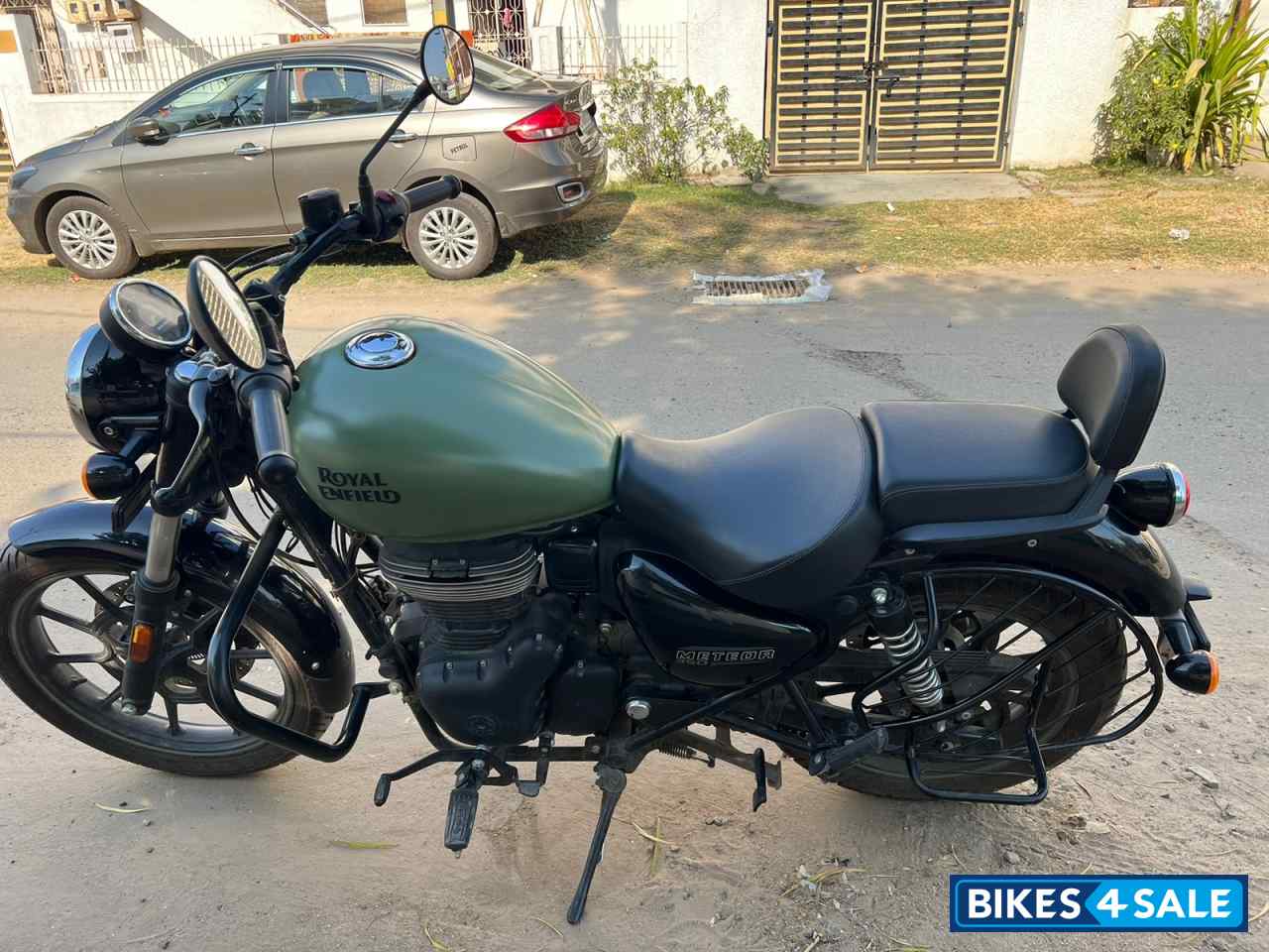 Navy Green Royal Enfield Meteor 350
