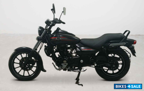 Bajaj Avenger Street 220