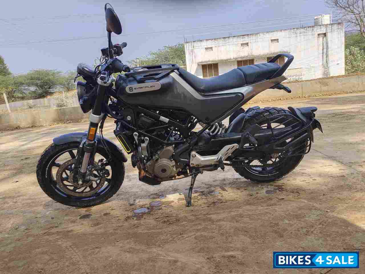 Husqvarna Svartpilen 250