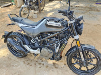 Husqvarna Svartpilen 250