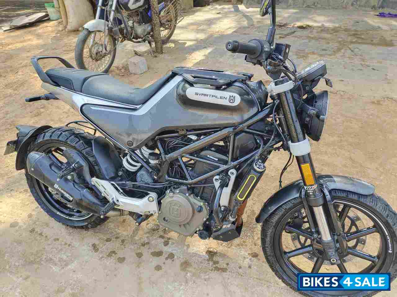 Husqvarna Svartpilen 250