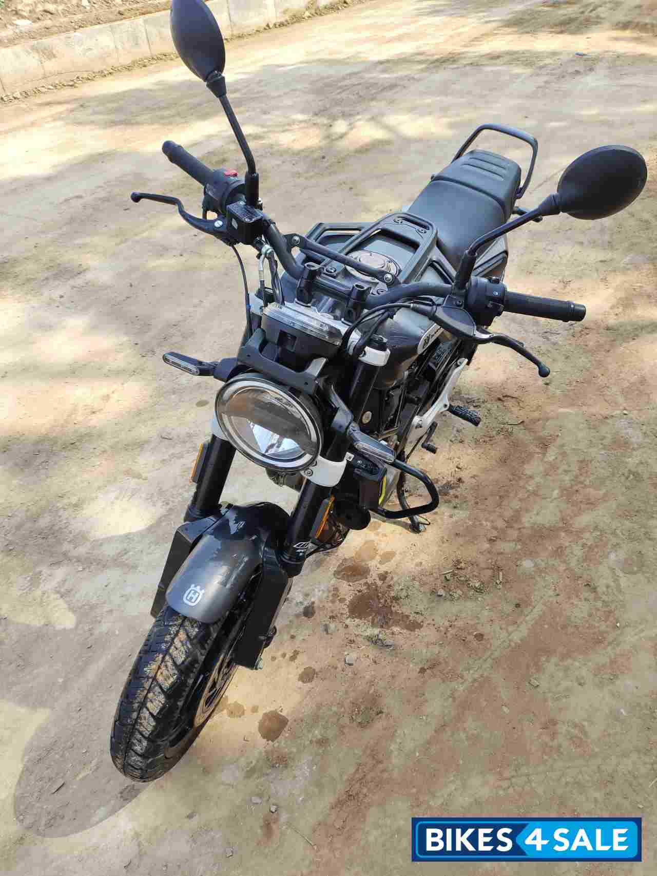 Husqvarna Svartpilen 250