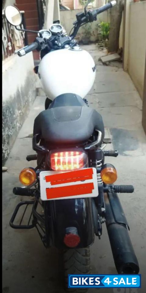 White Royal Enfield Thunderbird X 350