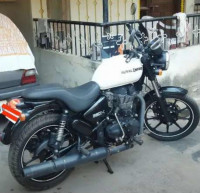 White Royal Enfield Thunderbird X 350