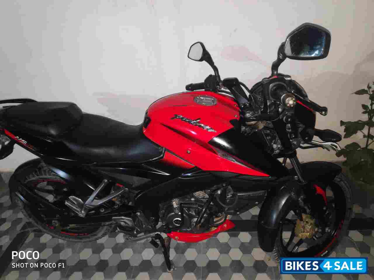 Red Bajaj Pulsar NS 160