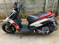 White Aprilia SR 150