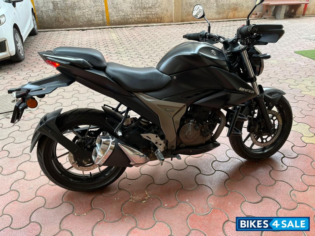 Black Suzuki Gixxer 250