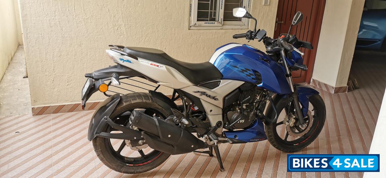 Blue TVS Apache RTR 160 4V