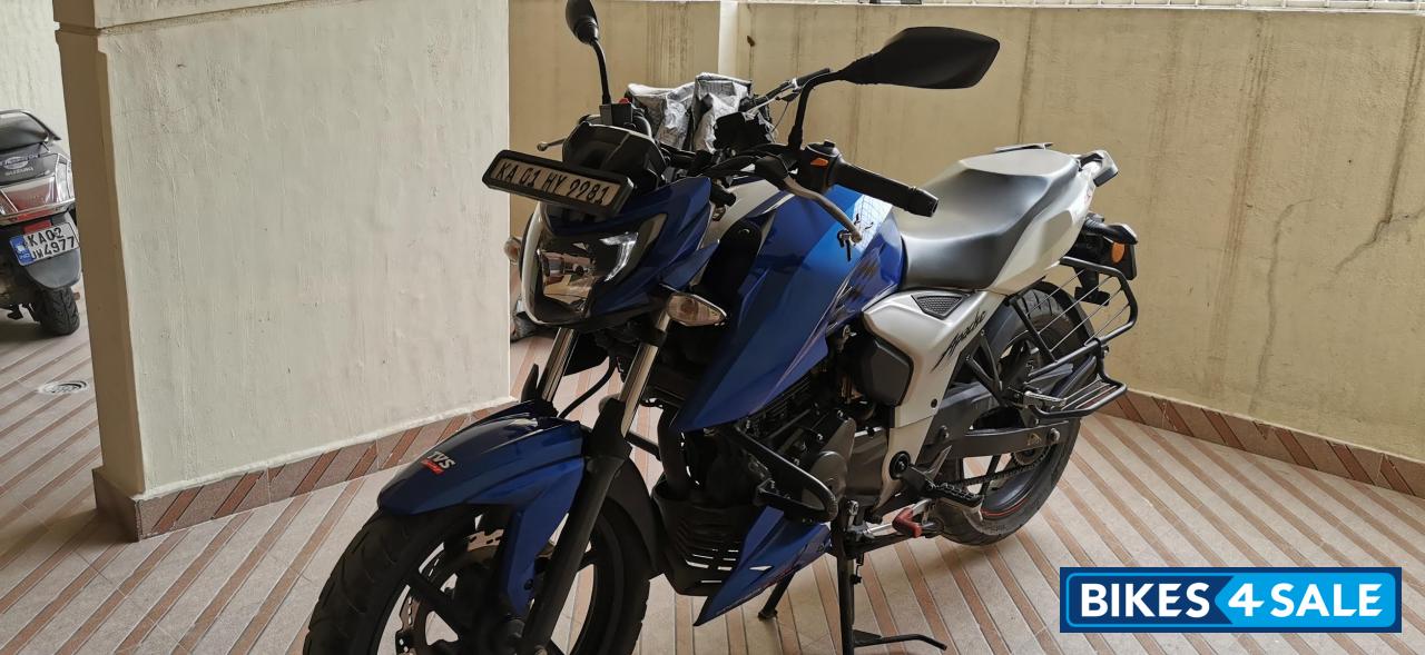 Blue TVS Apache RTR 160 4V